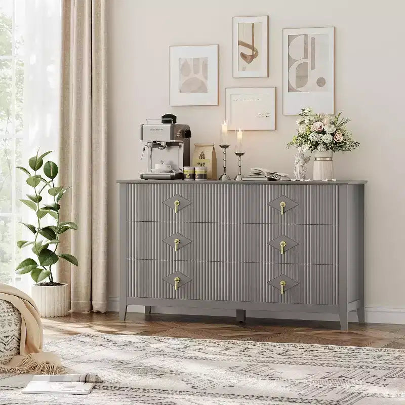 Commode de chambre avec tiroirs cannelés, style moderne