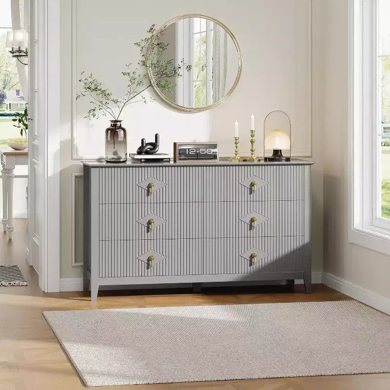Commode de chambre avec tiroirs cannelés, style moderne