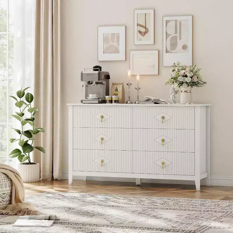 Commode de chambre avec tiroirs cannelés, style moderne