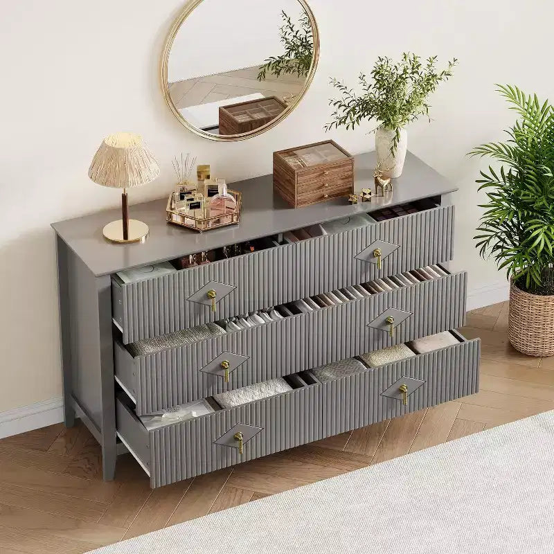 Commode de chambre avec tiroirs cannelés, style moderne