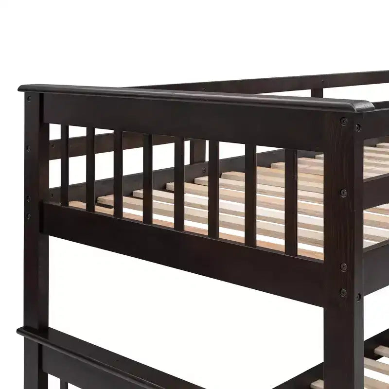Lit superposé jumeau sur grand lit double avec escalier intégré