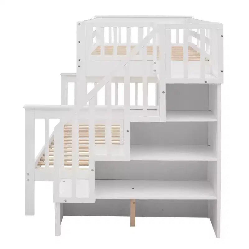 Lit superposé jumeau sur grand lit double avec escalier intégré