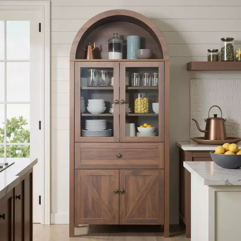 Meuble à portes cintrées en bois