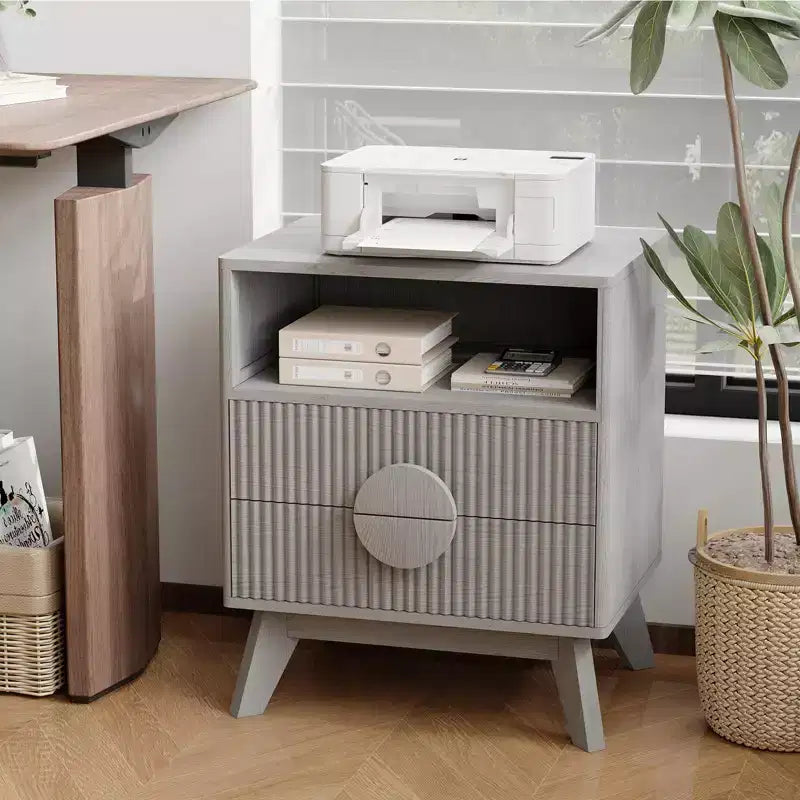 Table de chevet moderne avec finition cannelée