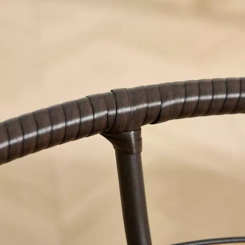 Fauteuil moderne en rotin pivotant à 360°
